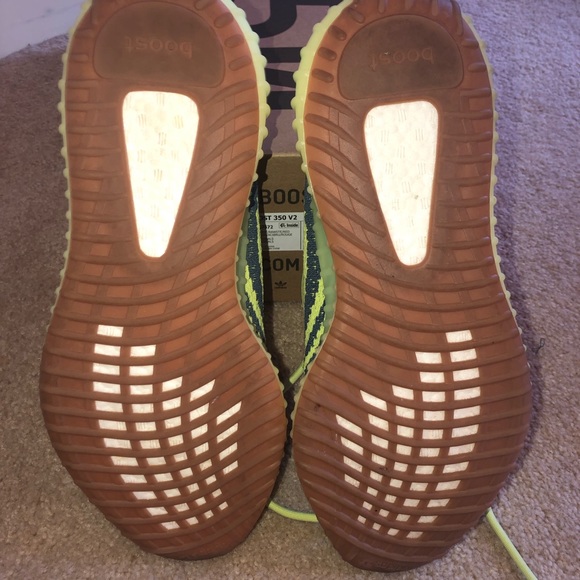 Athletic_Shoes